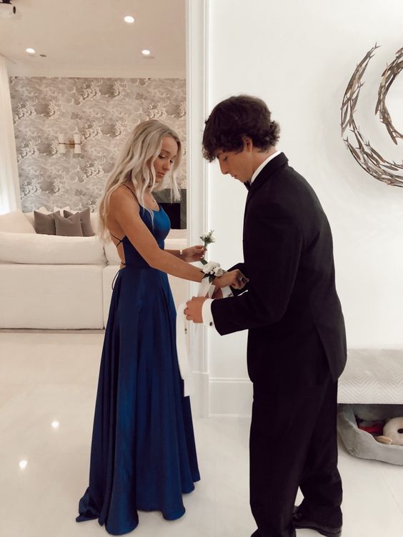 Vestido de graduación clásico azul marino sencillo para estudiantes de último año Y18