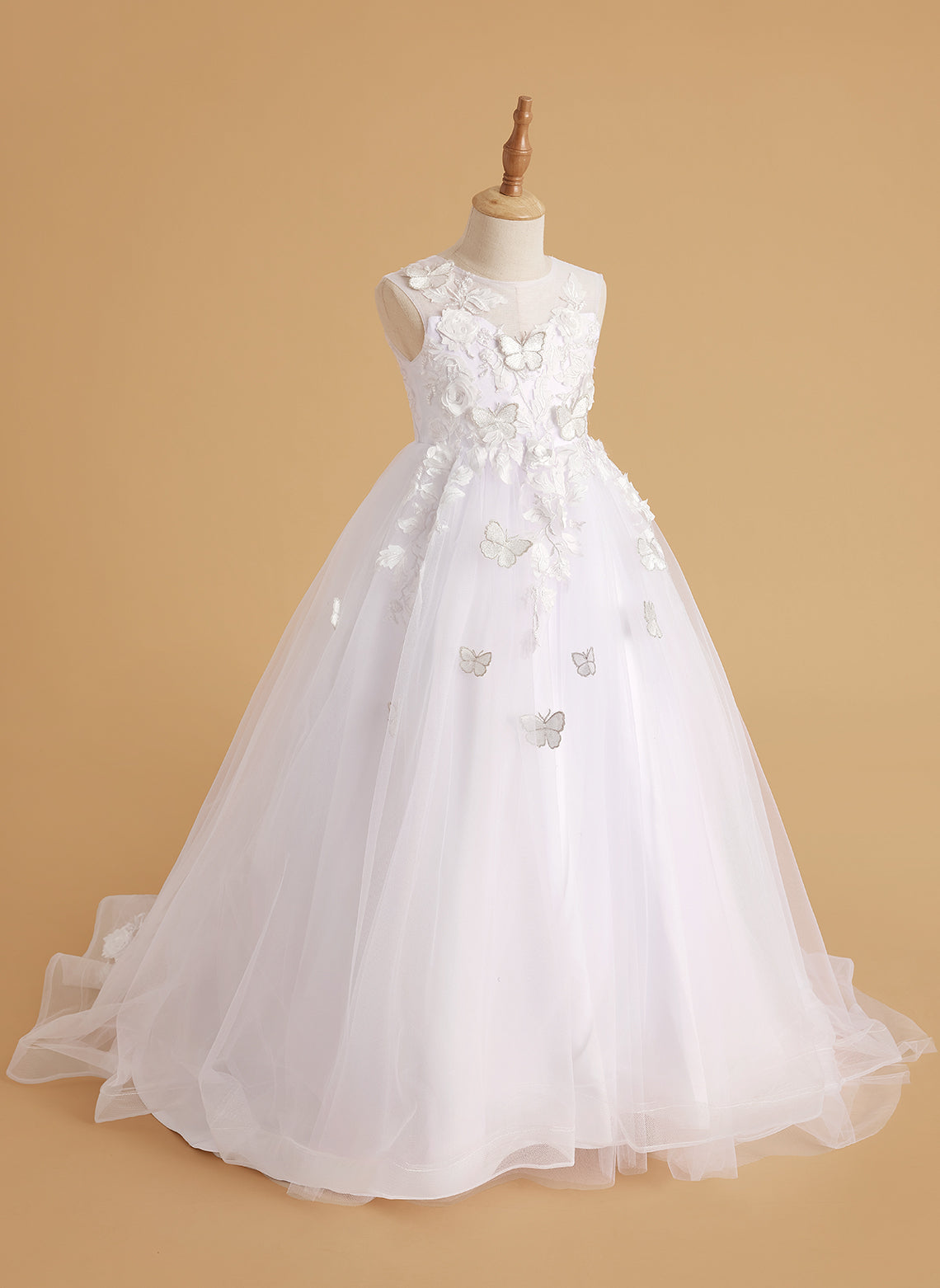 Vestido de baile de princesa Serenity con apliques de encaje y adornos de mariposas 