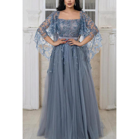 Robe de soirée longue trapèze en tulle transparent à col carré et manches courtes, ornée de perles