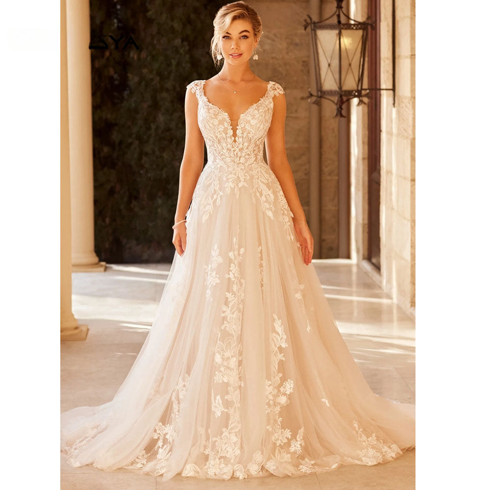 Robe de mariée élégante pour femme, col en V, manches courtes, applications de dentelle, robe de mariée boutonnée avec traîne, confectionnée sur mesure 