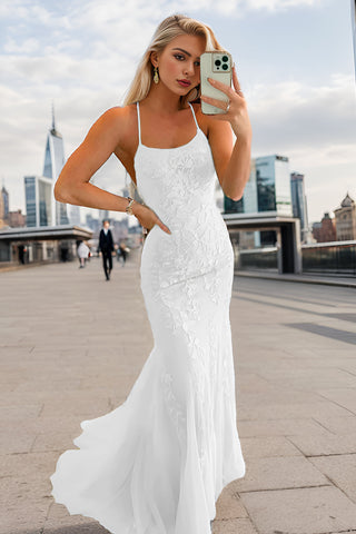 Robe de bal à bretelles spaghetti et appliques