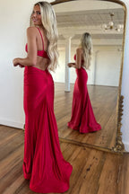 Robe de bal longue sirène en satin à fines bretelles et découpes