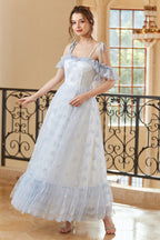 Robe de bal longue bleu clair, coupe princesse, épaules dénudées