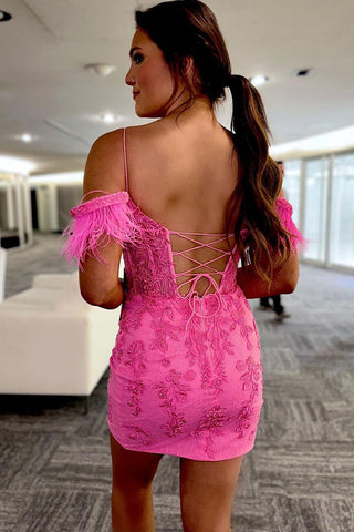 Robe fourreau rose en dentelle à épaules dénudées pour le bal de promo