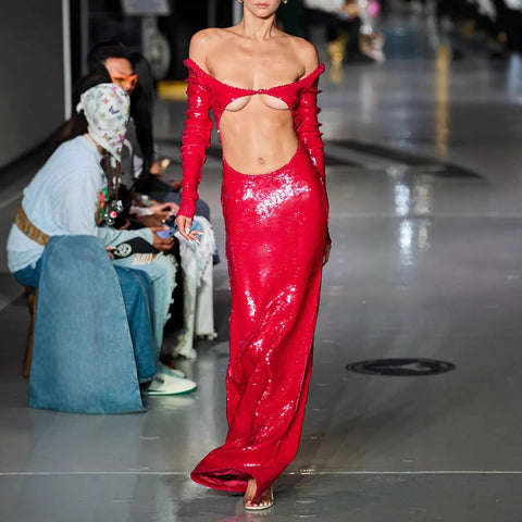 Robe de bal fendue à empiècements transparents et perles 