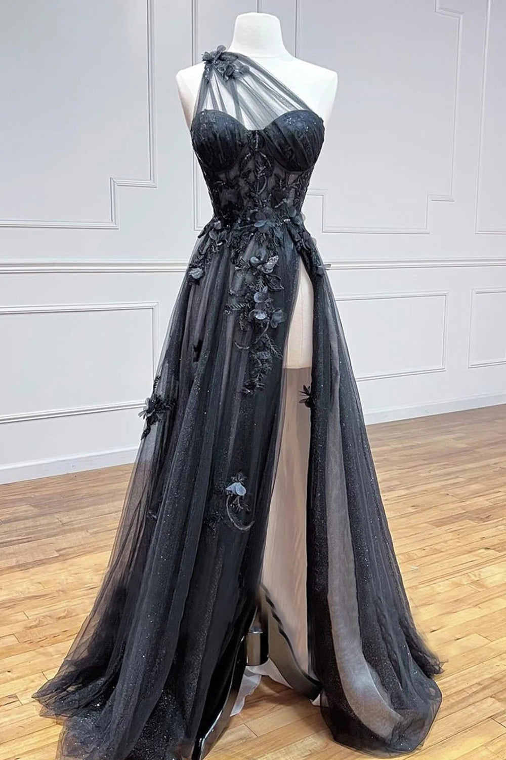 Vestido de graduación negro de un solo hombro con corsé y apliques, corte línea A