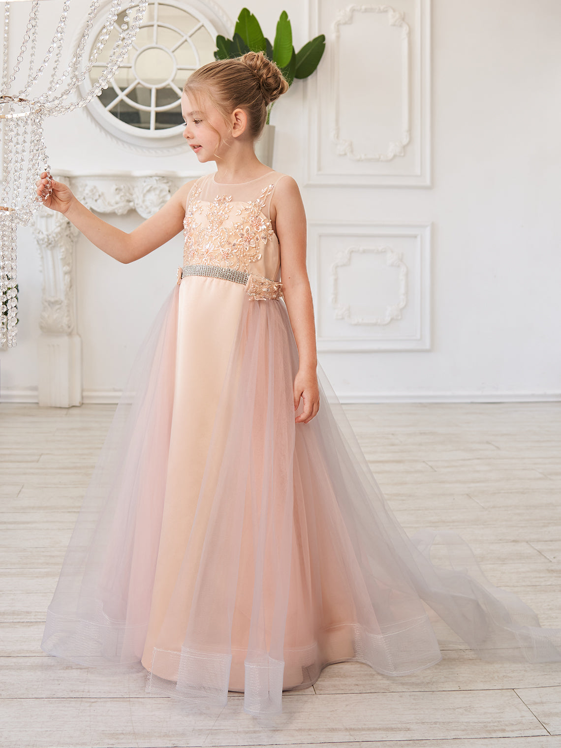 Vestido color champán de corte A con cola de tul satinado (010226776) 
