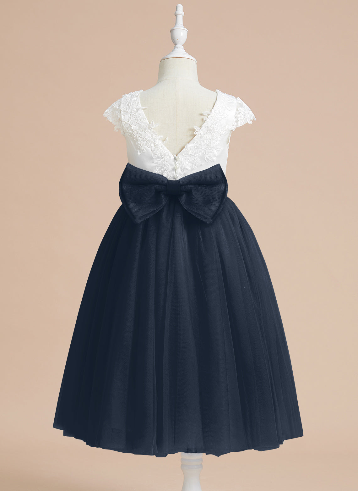 Vestido de niña de las flores para la Primera Comunión, corte en A, satén y tul, hasta la rodilla. 