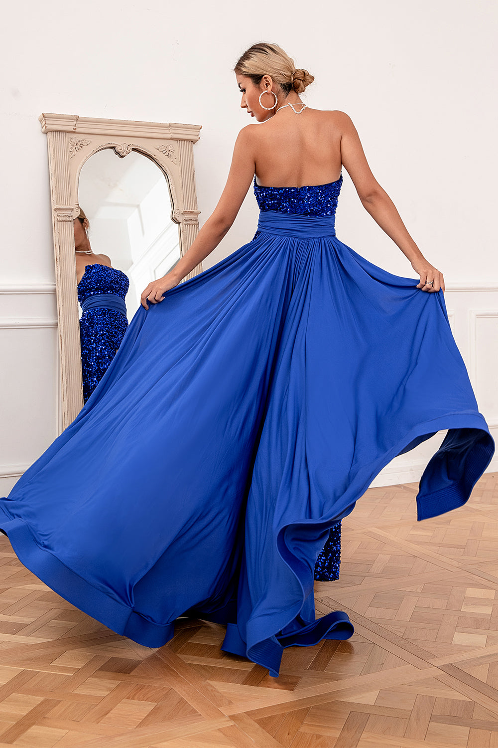 Robe de bal bustier à sequins royaux