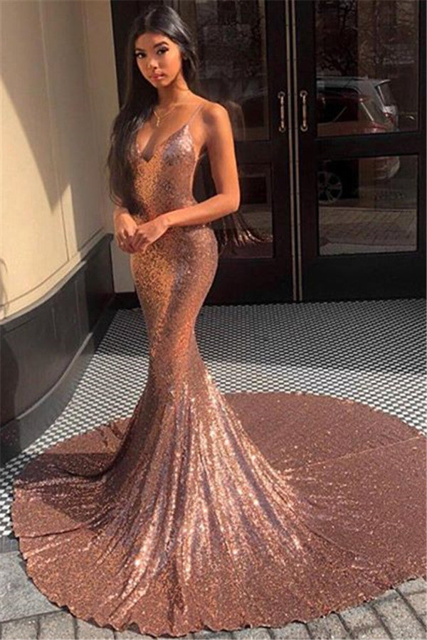 Robe de soirée longue sirène à fines bretelles et sequins, sans manches