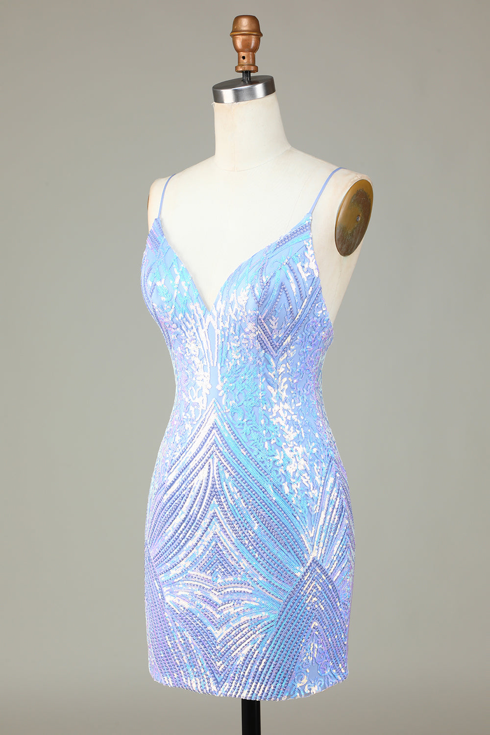 Vestido corto azul de tirantes finos estilo tubo con apliques para baile de bienvenida