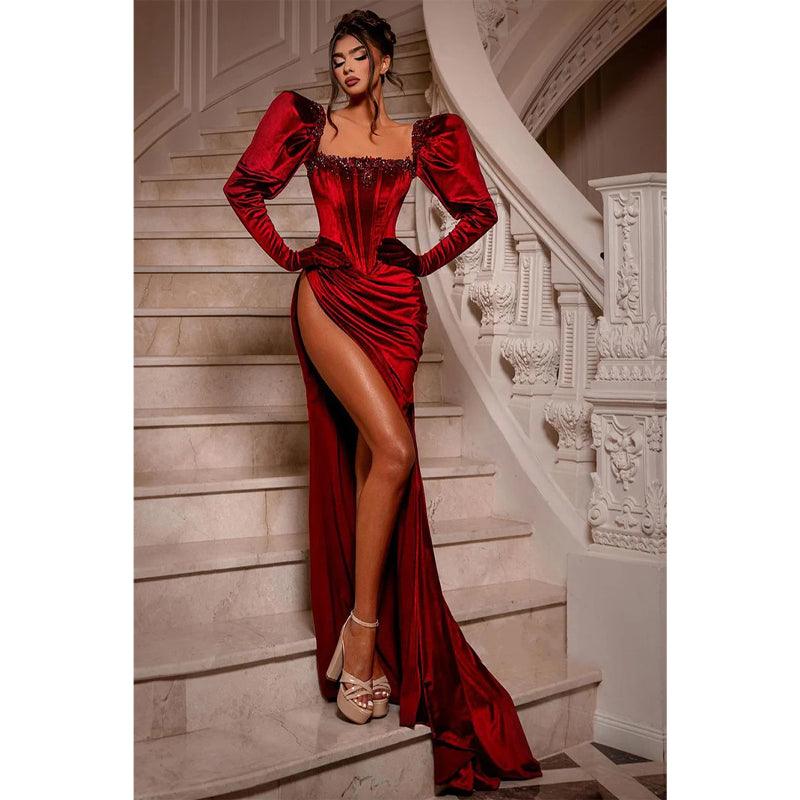Vestidos de noche formales color burdeos con mangas largas y escote redondo y cuentas 