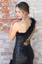Adira | Vestido de fiesta negro de sirena con lentejuelas y un solo hombro, con plumas