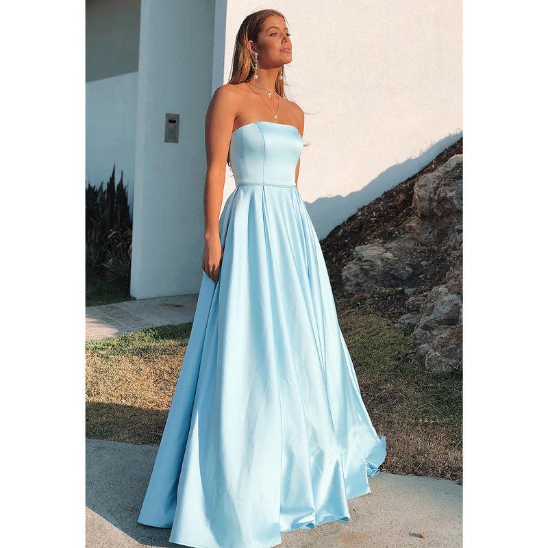 Robe de bal longue trapèze en satin bleu ciel sans bretelles 