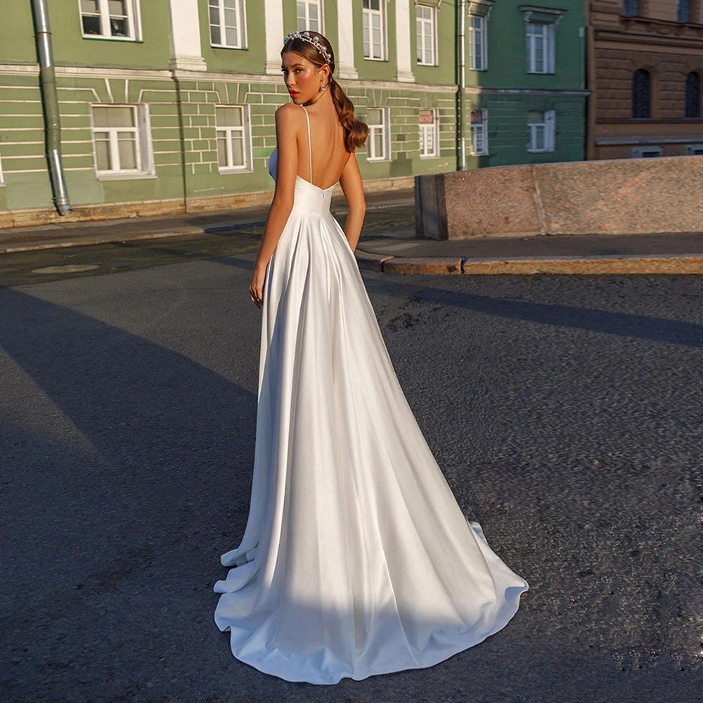 Robe de mariée sexy à fines bretelles, col en V, dos nu, en satin, traîne balayée, Vestidos De Novia Marriage Dresses LO2066 