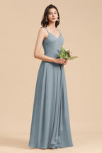 Vestidos de dama de honor de gasa azul grisáceo con volantes y escote en V a precios asequibles 