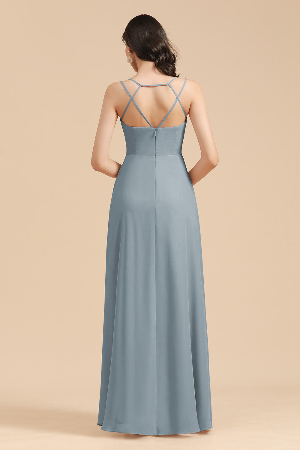Vestidos de dama de honor de gasa azul grisáceo con volantes y escote en V a precios asequibles 