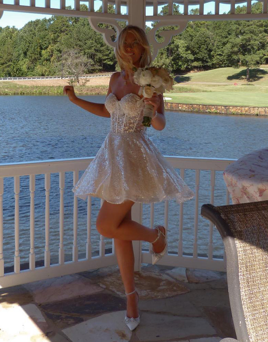 Vestido de fiesta de línea A con escote corazón