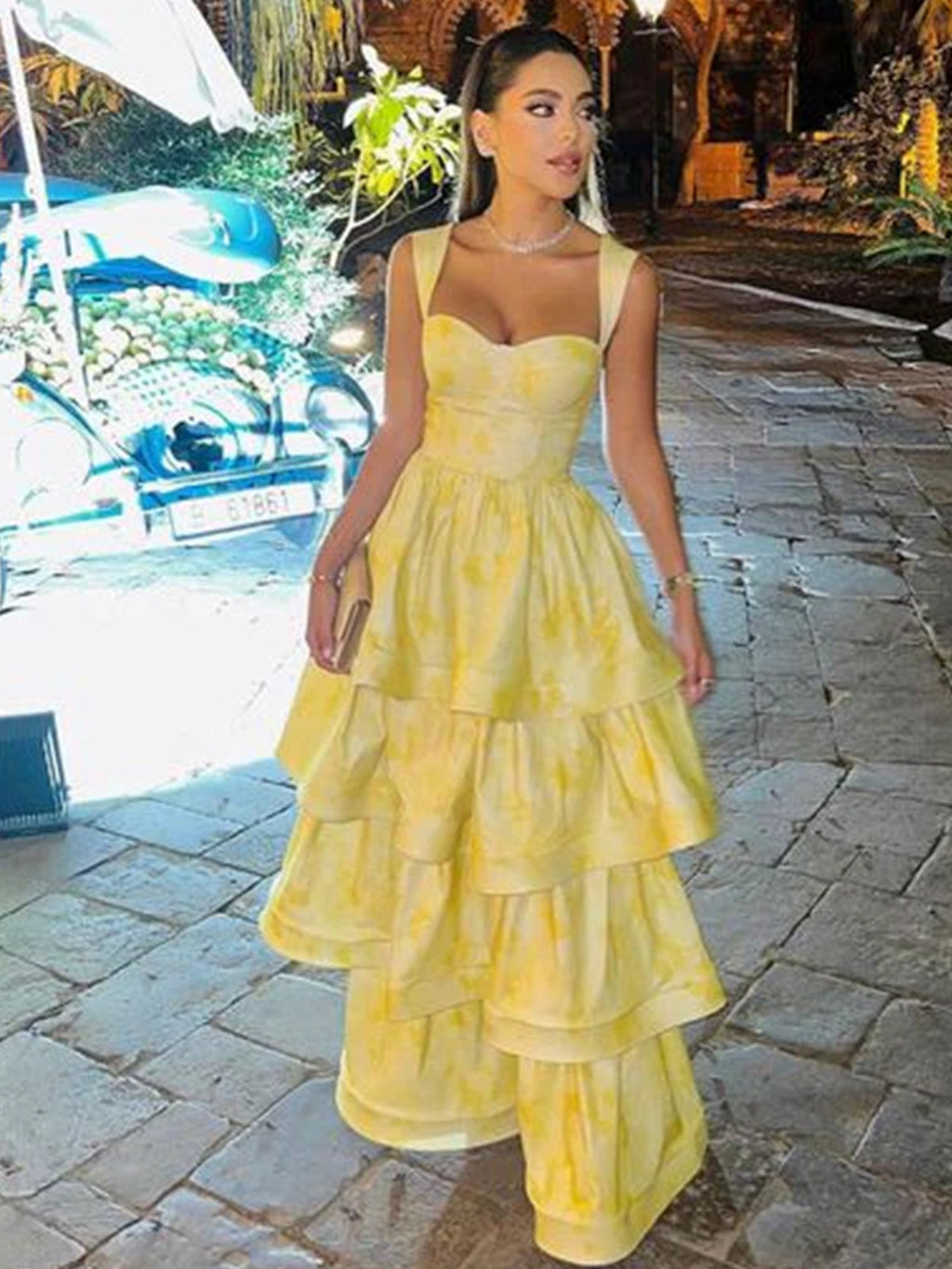 Alivia | Vestido largo de fiesta corte A con volantes escalonados en color amarillo pastel