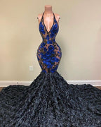 Impresionantes vestidos de fiesta de sirena con apliques negros, escote en V, sin mangas y largo hasta el suelo, estilo halter, sin mangas y con cuello en V.
