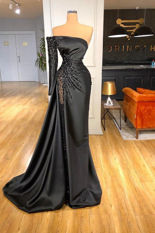 Impresionante vestido de fiesta negro de un solo hombro con cuentas, manga larga, estilo boina.
