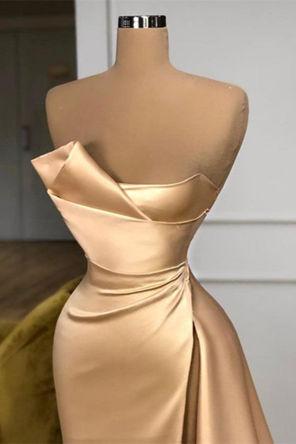Magnifique robe de bal longue champagne fendue, sans bretelles, en solde