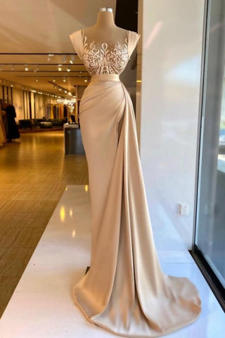 Superbe robe de bal sans manches en satin avec dentelle et perles