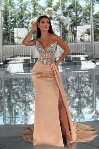 Superbe robe de bal en satin à col en V sans manches avec perles