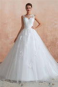 Impresionante vestido de novia largo de corte A con apliques de encaje y tul