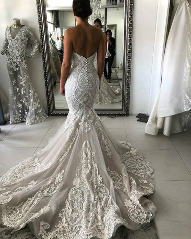 Magnifique robe de mariée sirène longue à décolleté cœur et applications de dentelle
