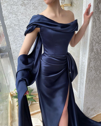 Superbe robe de bal sirène longue bleu marine à épaules dénudées et fente