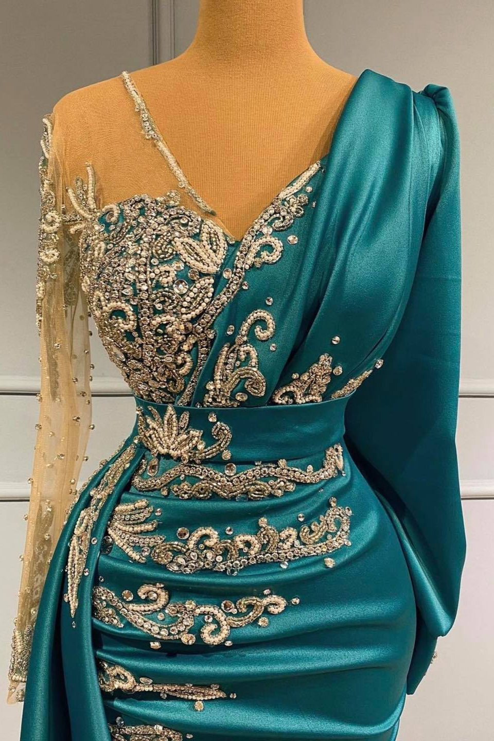 Impresionante vestido de noche de sirena con apliques de encaje, estilo princesa, manga larga