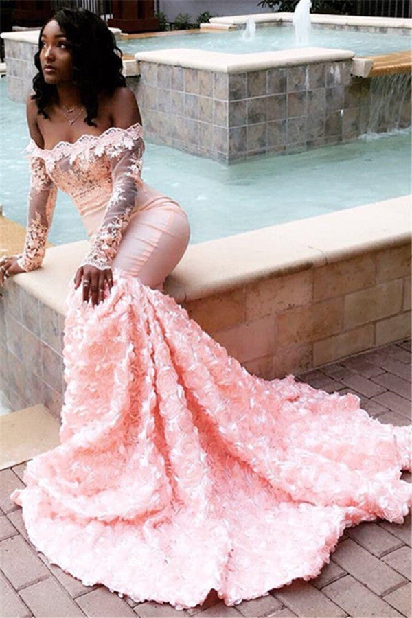 Impresionante vestido largo de sirena rosa con apliques y hombros descubiertos