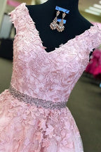 Magnifiques robes de bal roses à épaules dénudées, robes de soirée sans manches ornées d'appliqués de cristaux et ceinture