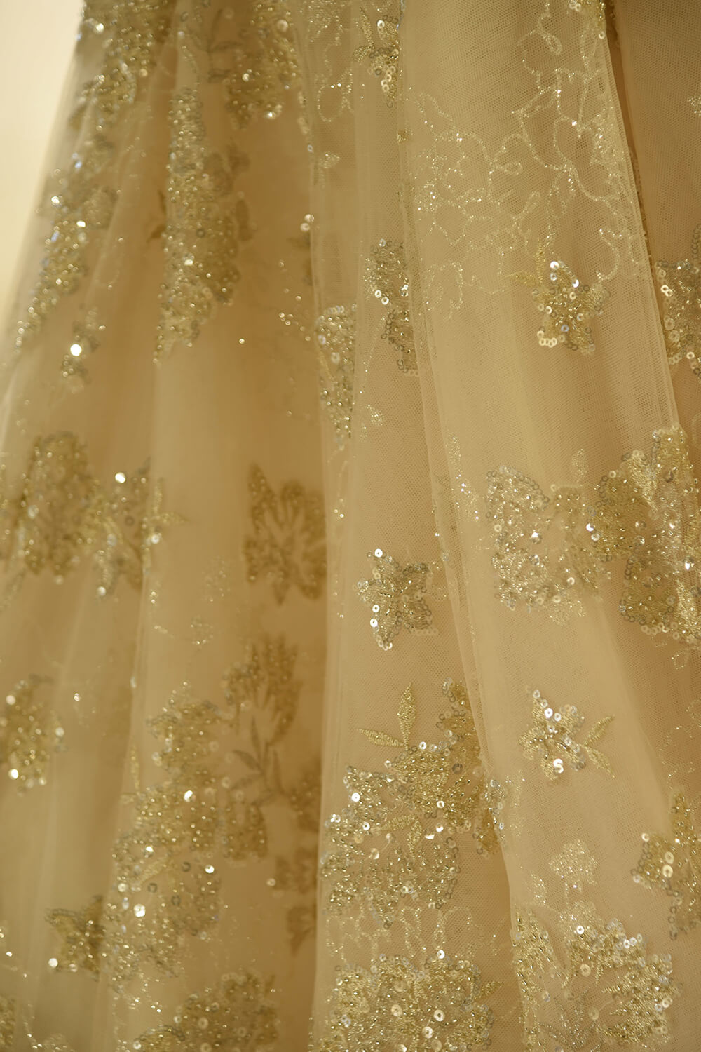 Magnifique robe de mariée princesse en tulle ivoire à lacets et perles scintillantes 