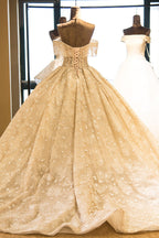 Impresionante vestido de novia sin tirantes con mangas cortas y aplicaciones de encaje 