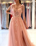 Magnifique robe de soirée longue en tulle à bretelles et fente décolletée en cœur