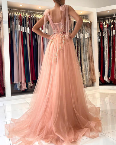 Magnifique robe de soirée longue en tulle à bretelles et fente décolletée en cœur