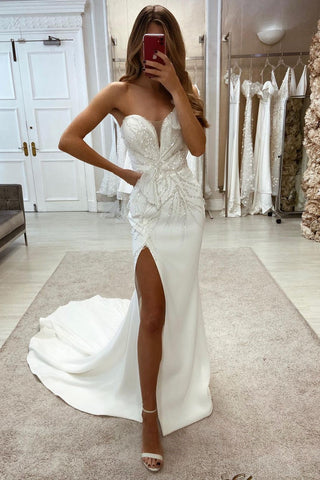 Impresionante vestido de novia sin mangas con encaje de lentejuelas y escote corazón con abertura
