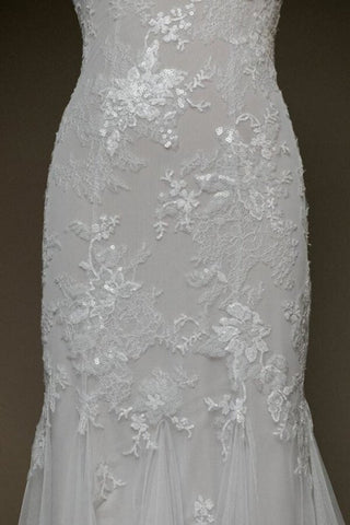 Impresionantes vestidos de novia de sirena con apliques y escote en V 