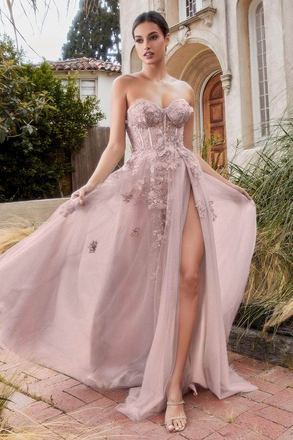 Robe de bal classique bustier ornée