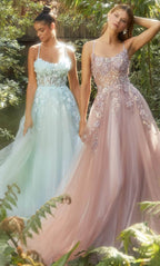 Vestido de graduación con escote redondo y apliques florales