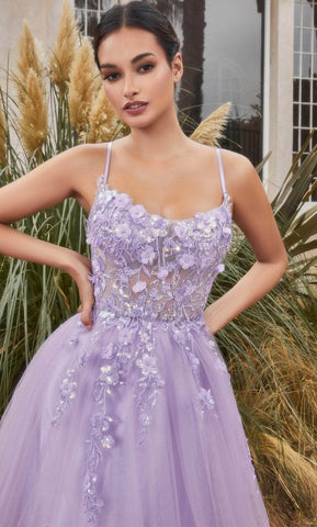 Vestido de graduación con escote redondo y apliques florales