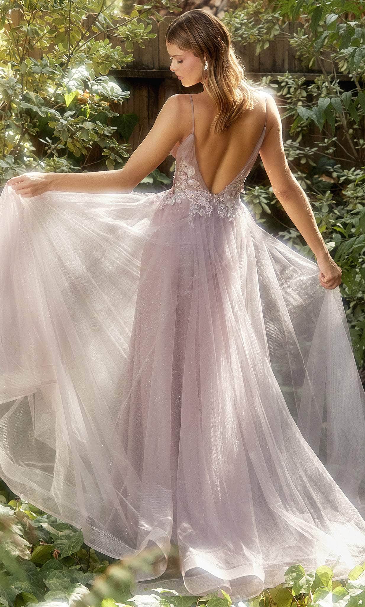 Robe de bal trapèze à sequins et applications