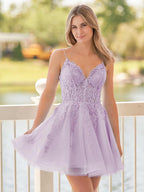 Vestido de fiesta de bienvenida de corte A con tirantes finos, encaje azul celeste y apliques