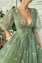 Vestidos de fiesta verdes hasta el tobillo, con escote en V, corte en A y mangas.