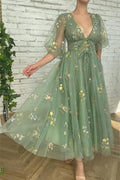 Vestidos de fiesta verdes hasta el tobillo, con escote en V, corte en A y mangas.