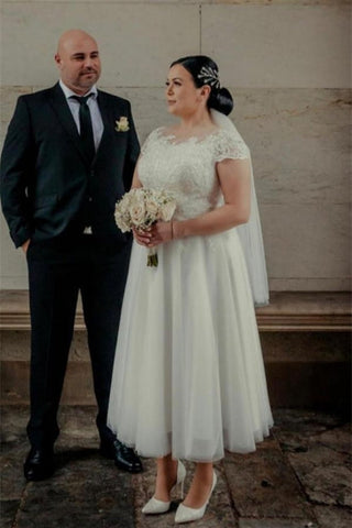 Vestido de novia blanco de tul hasta los tobillos con mangas cortas