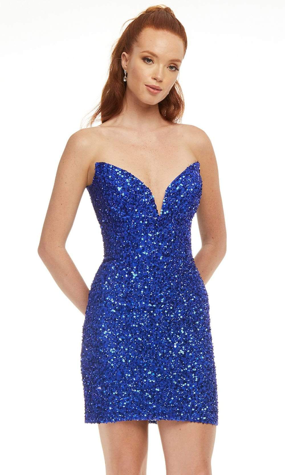 Vestido de cóctel ajustado con escote en V