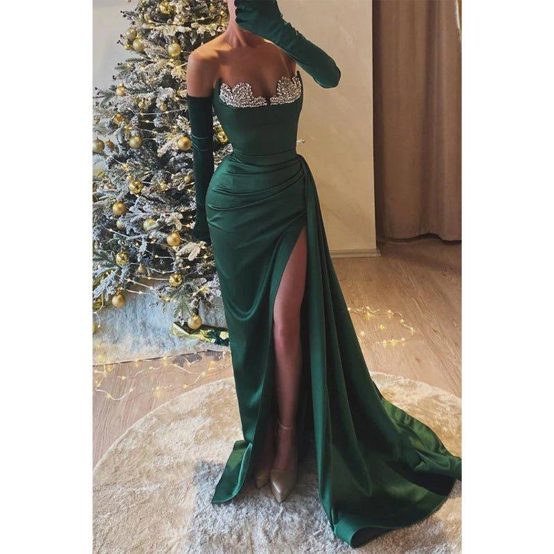 Robe de soirée asymétrique sans bretelles, plissée et perlée, avec fente latérale 